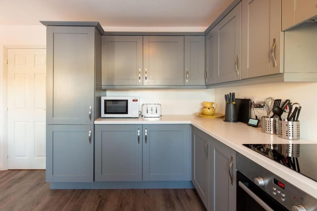 Centre 4 Bed House Free Parking Walk To Town Apartment Cardiff