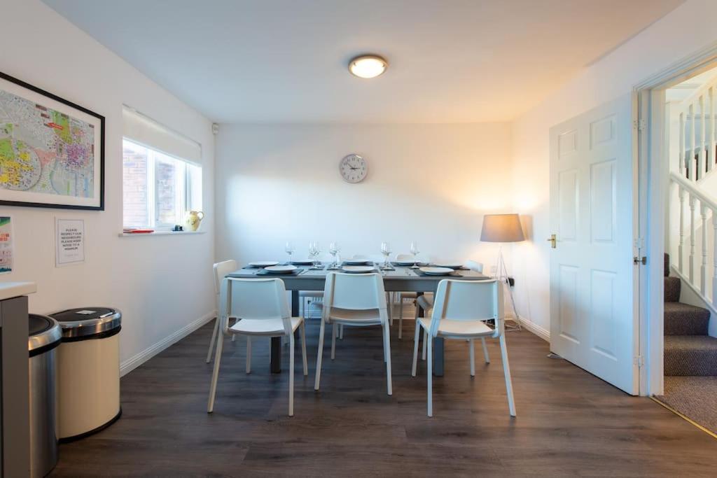 Apartment Centre 4 Bed House Free Parking Walk To Town Cardiff