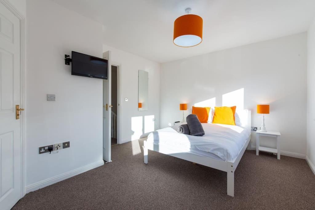 Centre 4 Bed House Free Parking Walk To Town * Cardiff