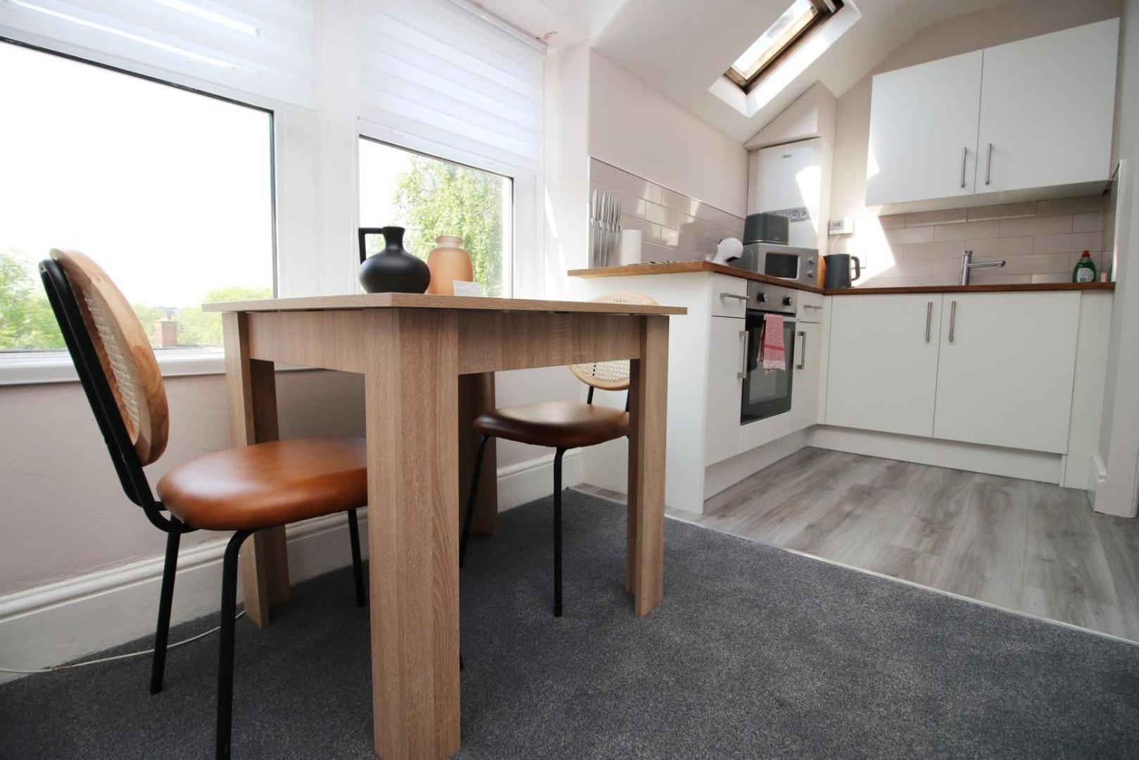 Apartment With Free Parking At Archer Road, Penarth *