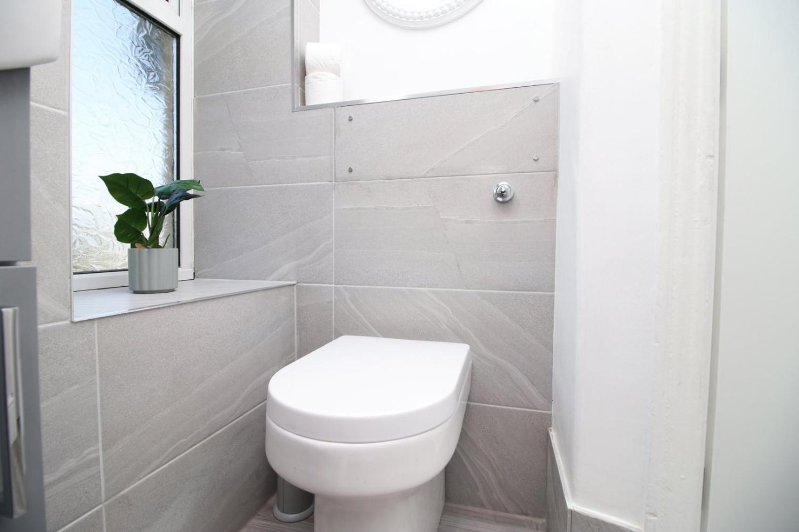 With Free Parking At Archer Road, Penarth Apartment Cardiff