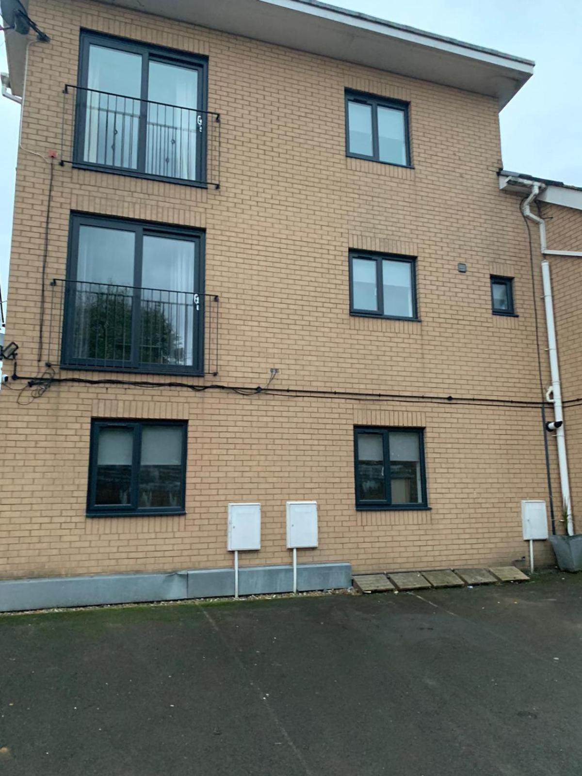 The Elms - Close To Centre * Cardiff