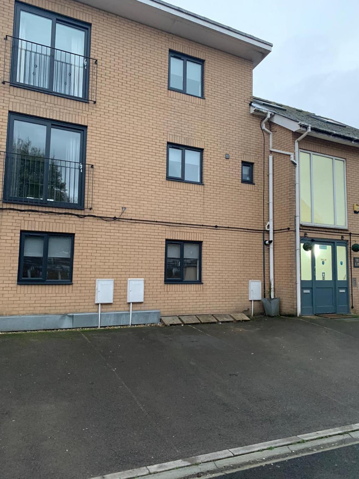 The Elms - Close To Centre Apartment *