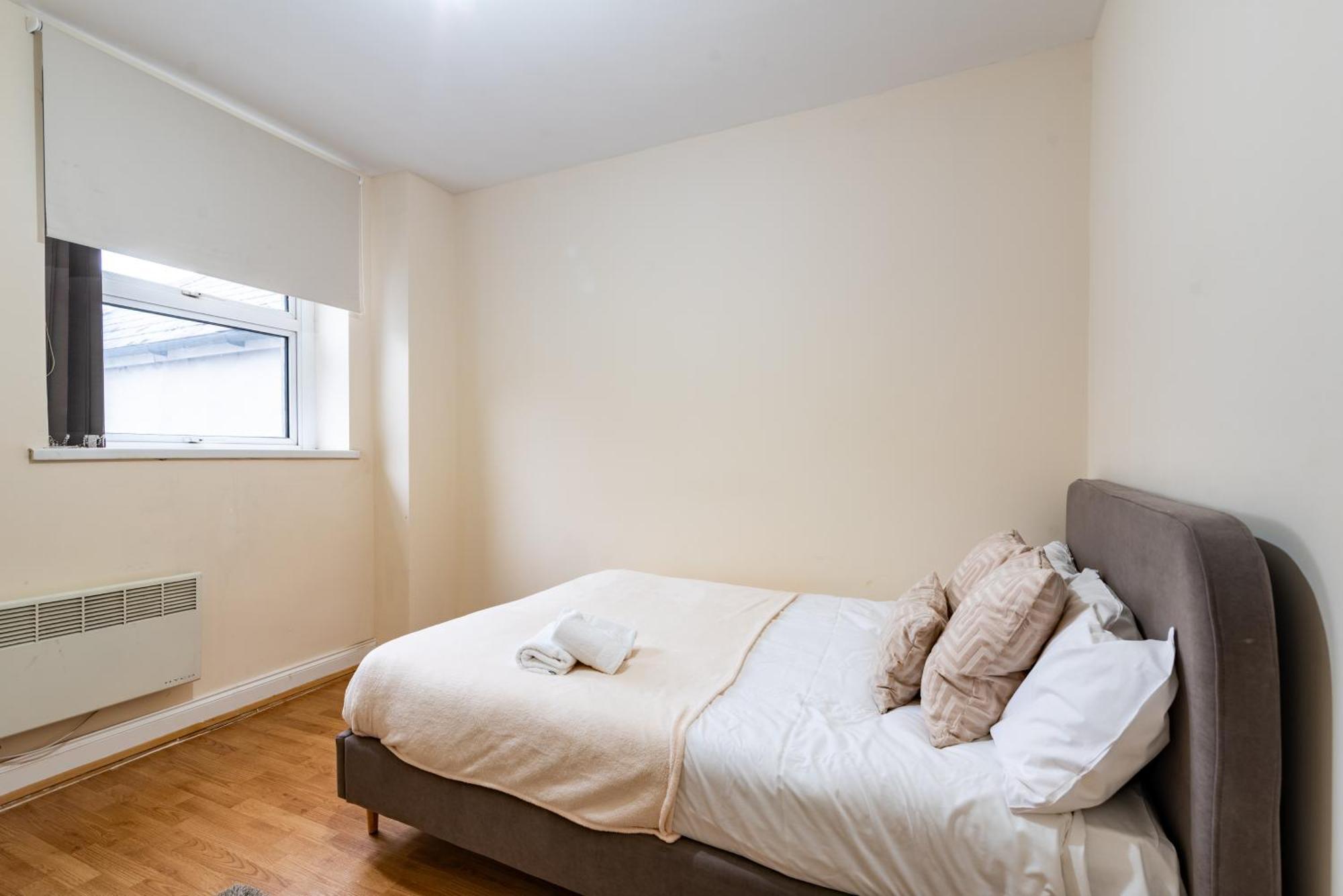 Apartment 1 Bedroom Flat In *