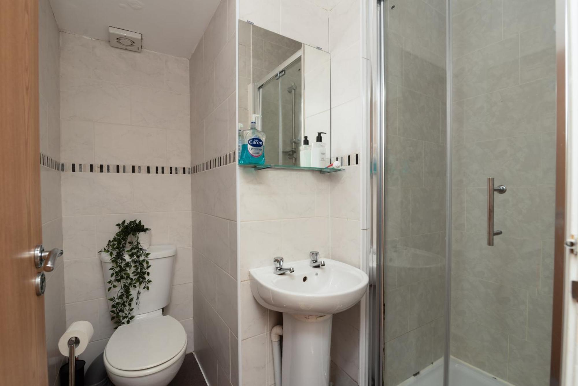 1 Bedroom Flat In