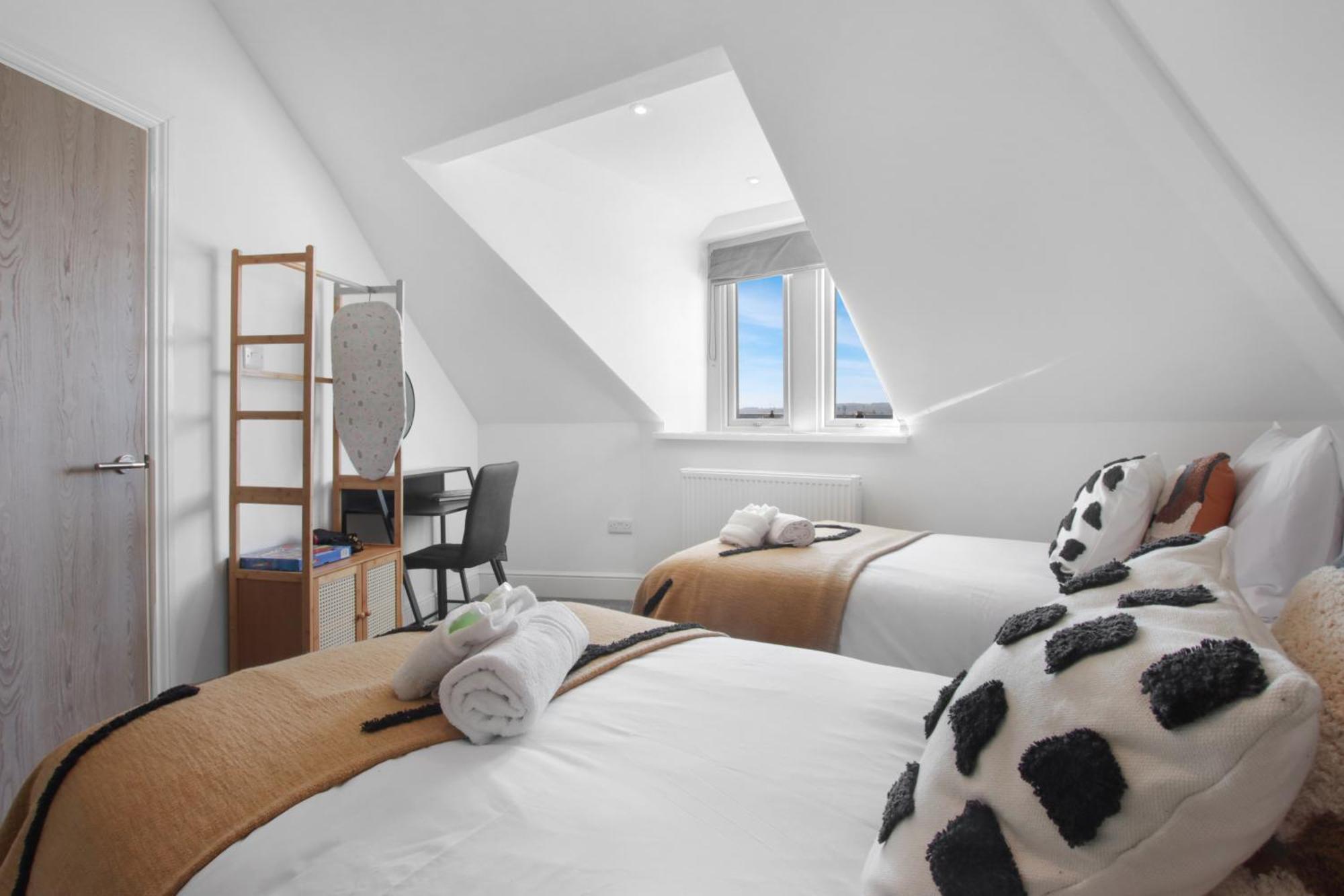 Stadium View #5 - Charming 2 Bed Flat With View