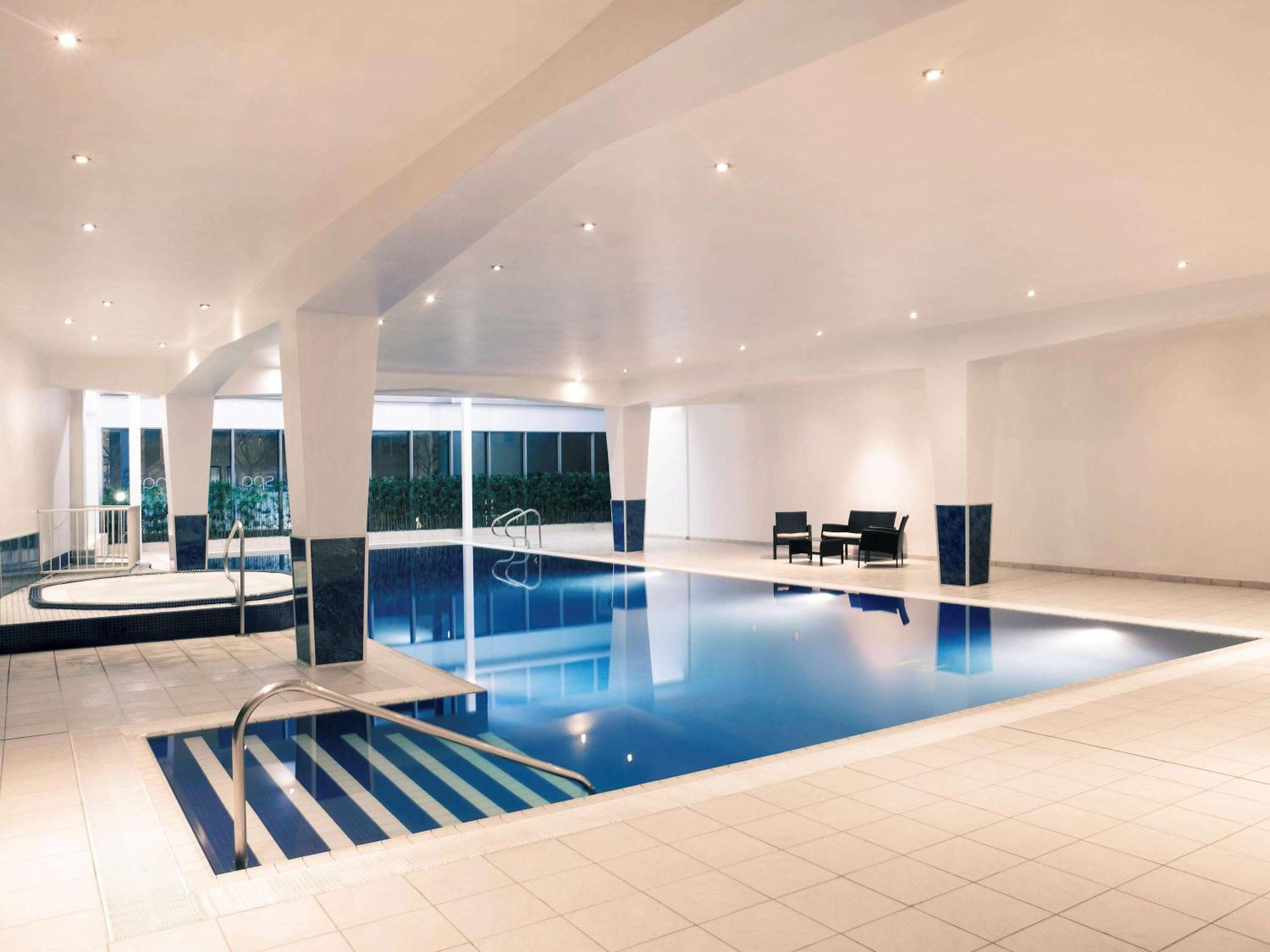 Holland House By Sunday Hotel 4*