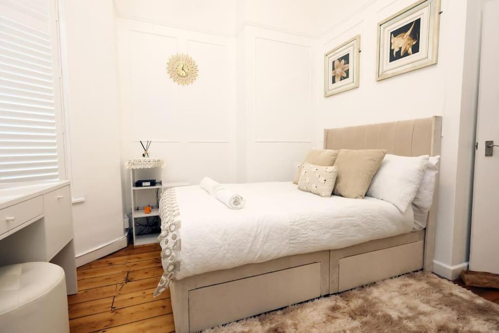 Spacious Pontcanna Apartment, Driveway Parking & 10 Min To Centre Cardiff