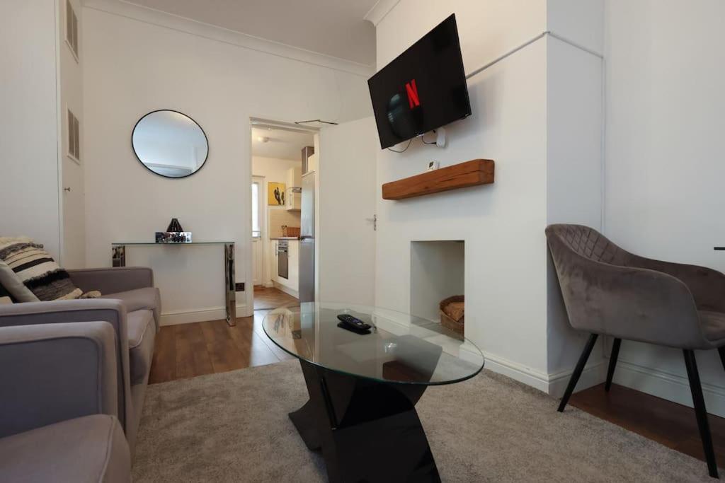 Spacious Pontcanna Apartment, Driveway Parking & 10 Min To Centre Apartment Cardiff
