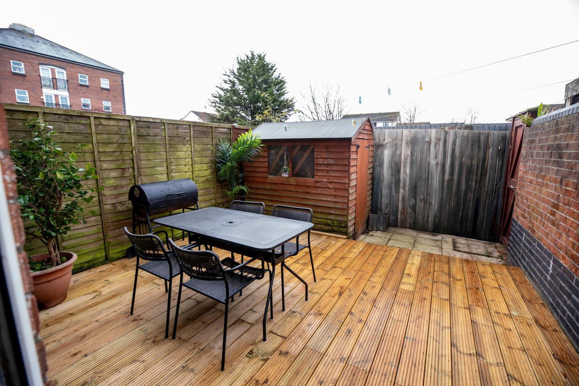 Stunning Wharf View 4 Bed Free Parking *