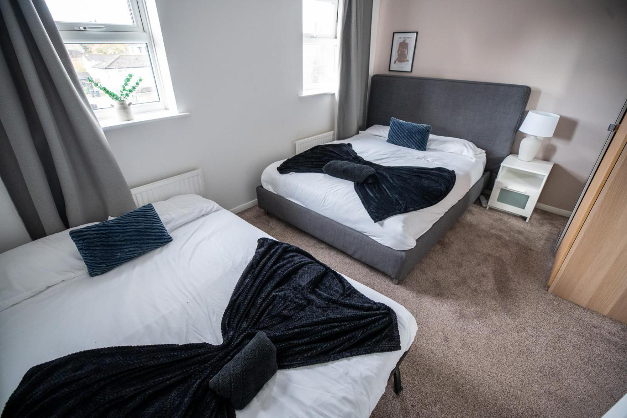 Stunning Wharf View 4 Bed Free Parking Cardiff