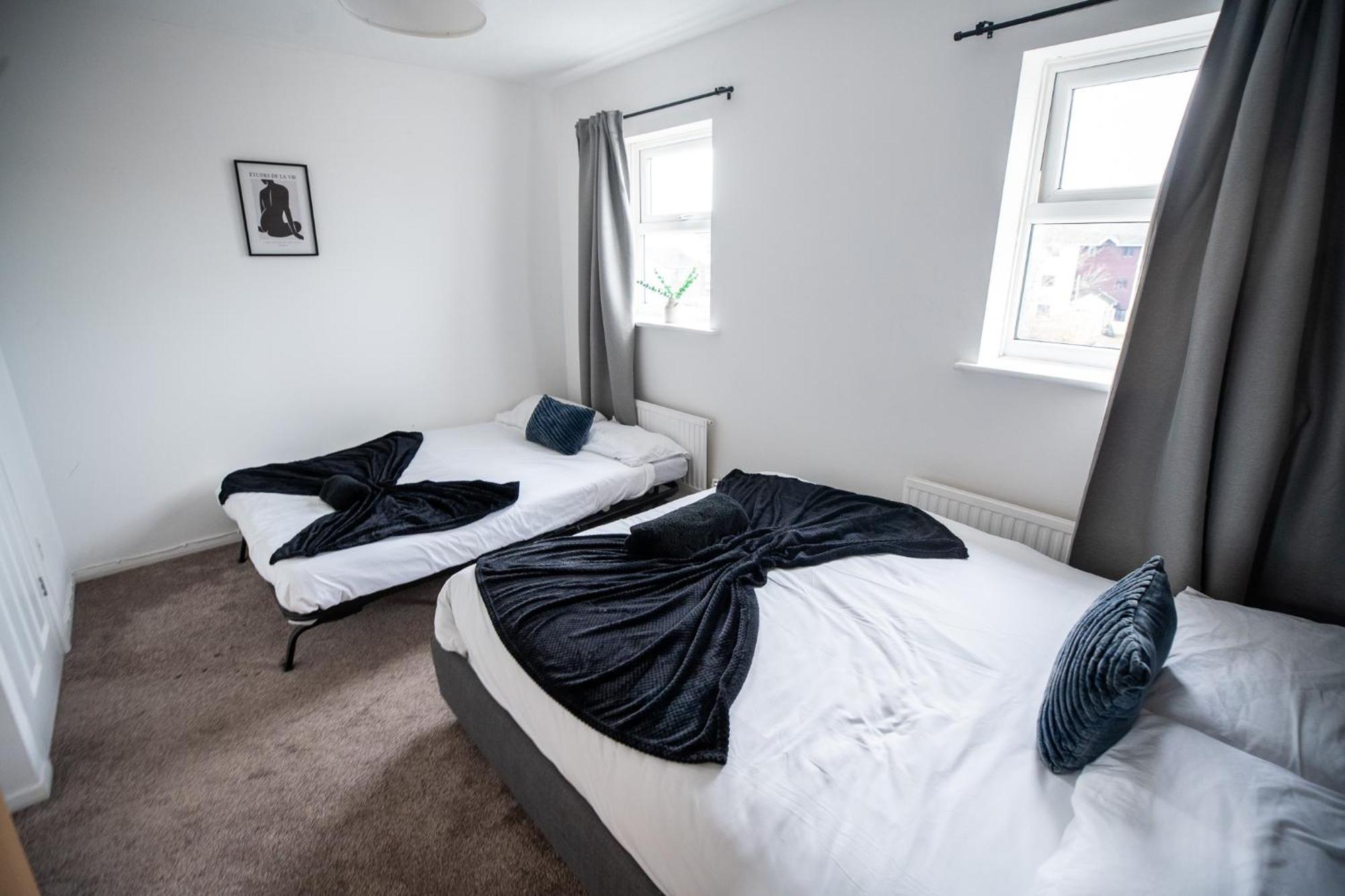 Stunning Wharf View 4 Bed Free Parking
