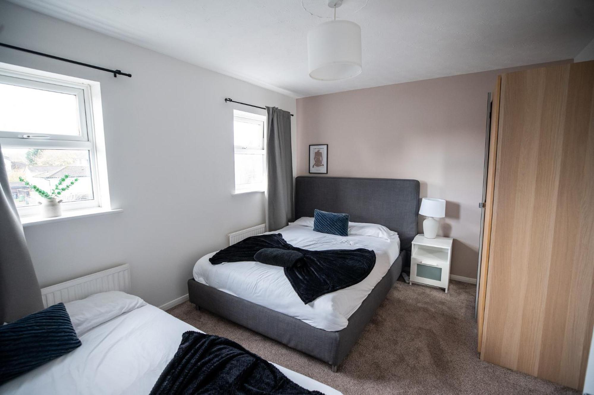 Stunning Wharf View 4 Bed Free Parking *