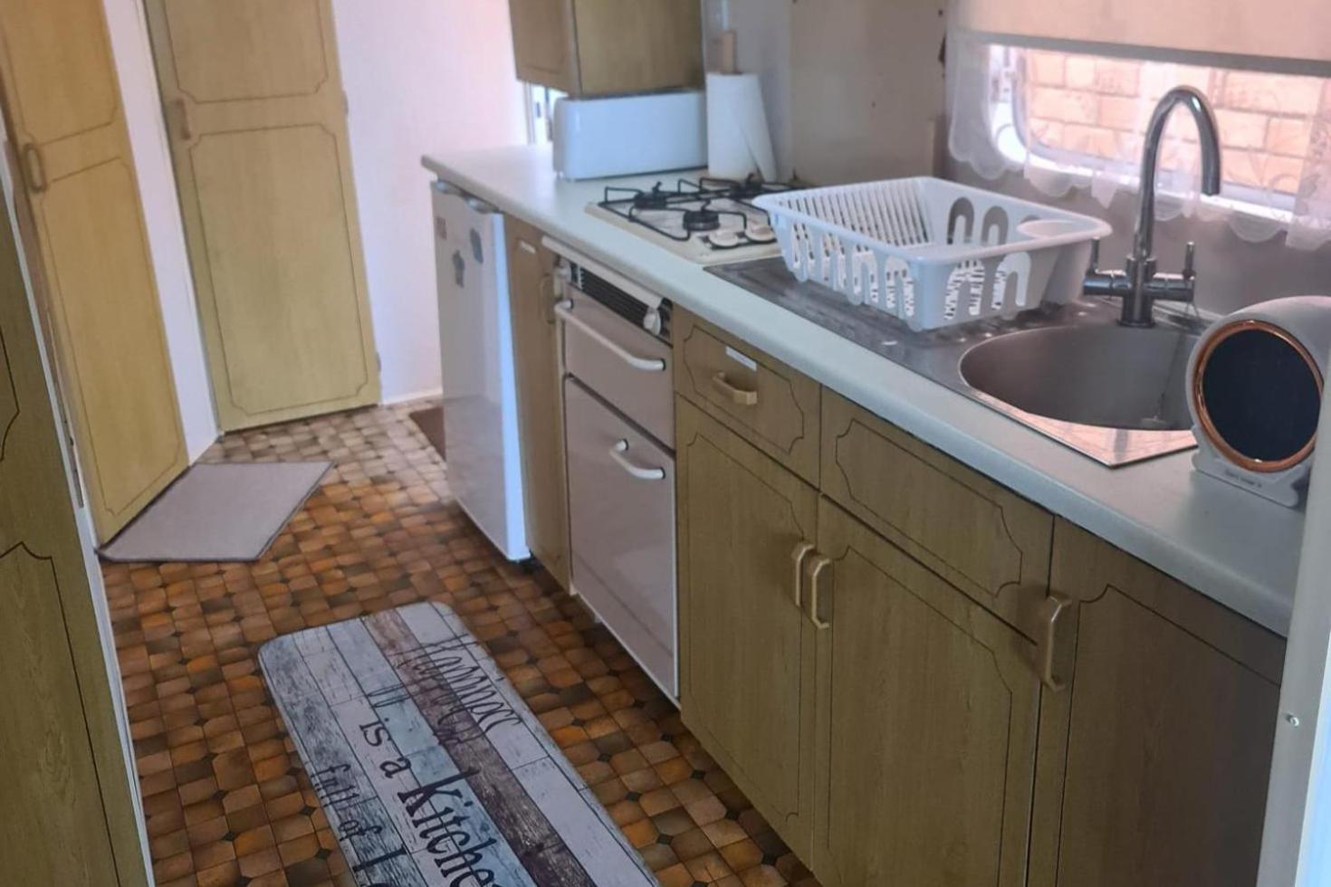 Cozy Retreat Sleeps 6 By Aimee * Cardiff