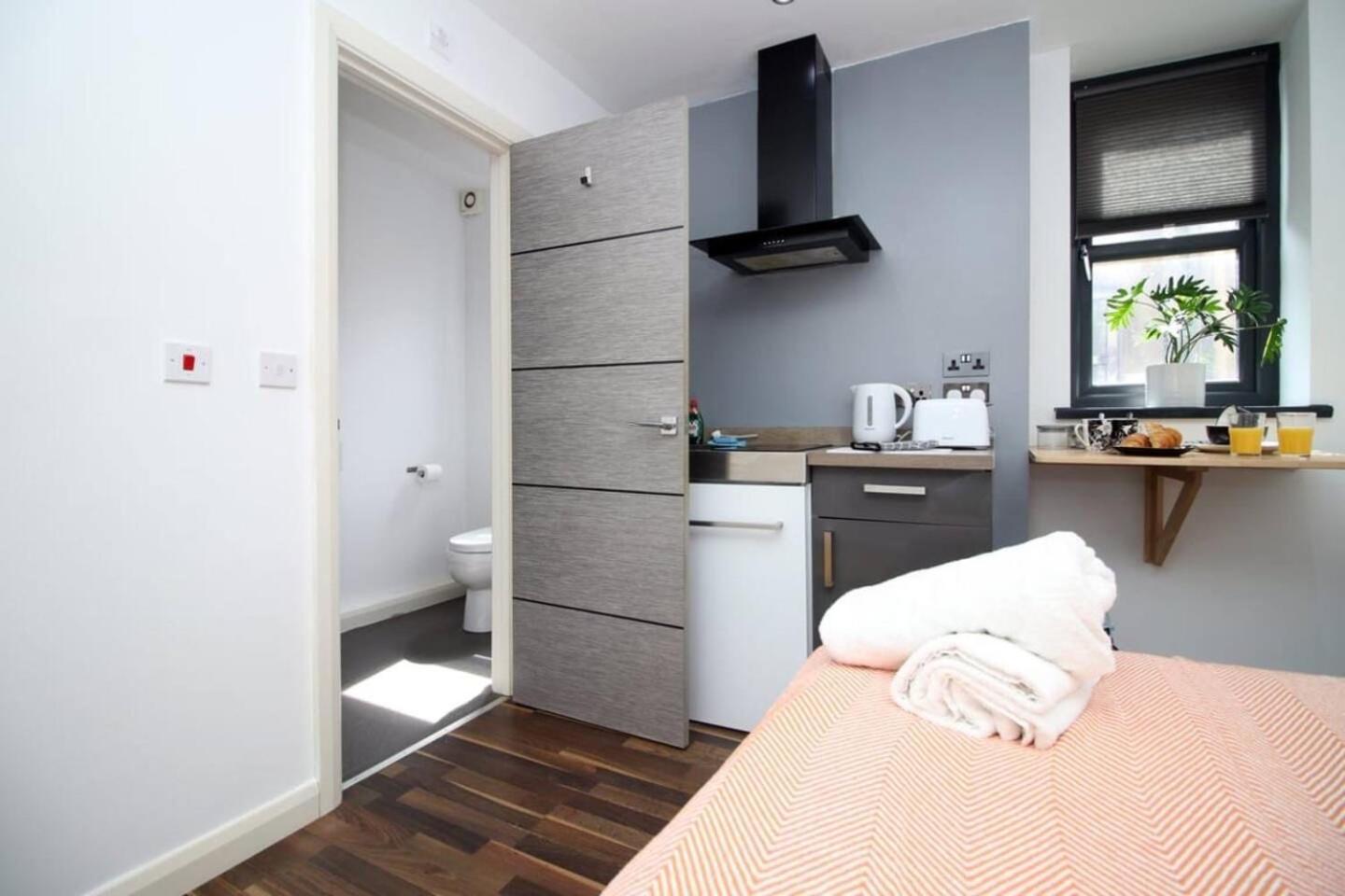 Cosy, Modern & Comfortable Apartment