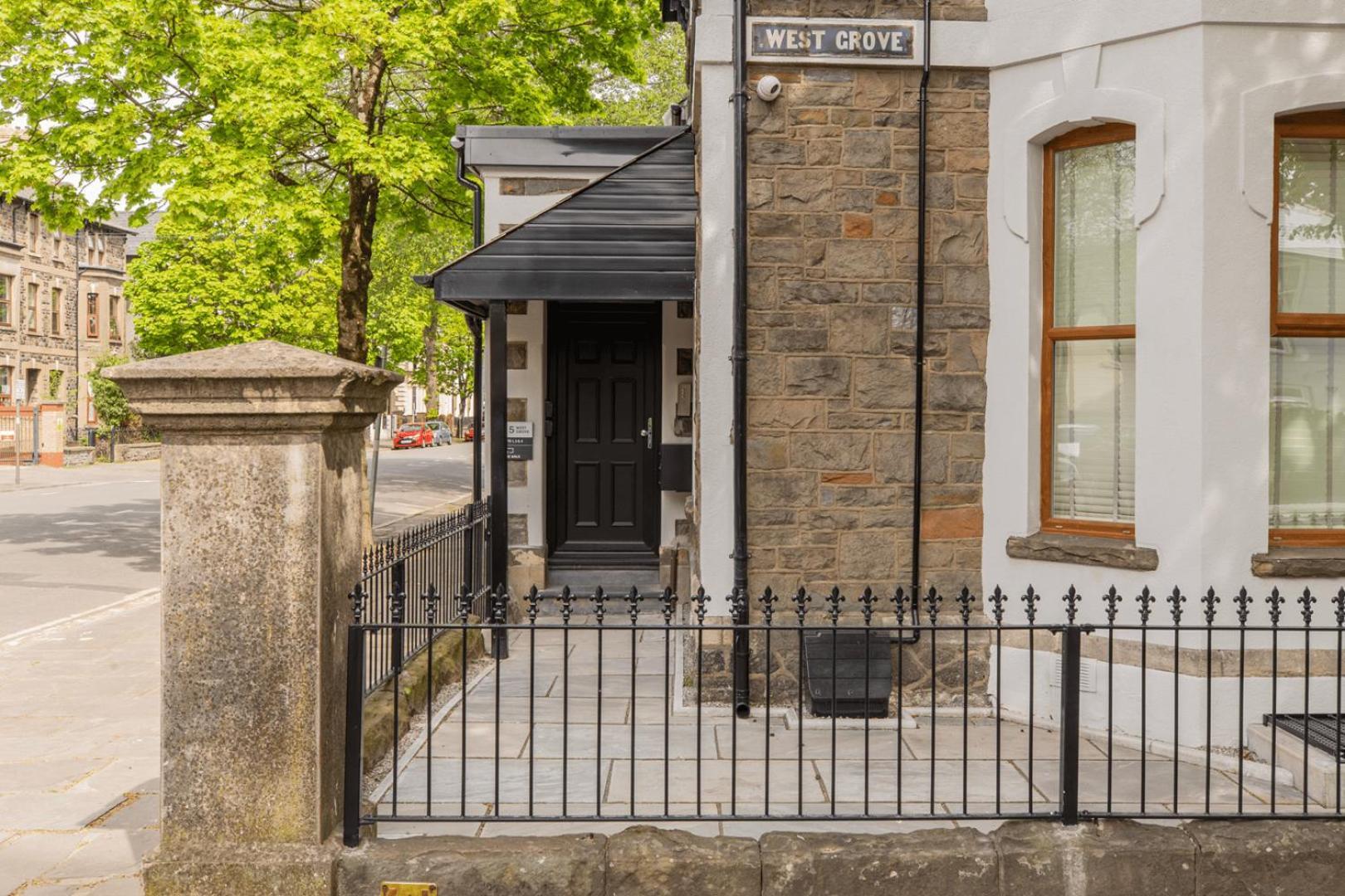 Cohost Partners | Close To Centre | One Br! * Cardiff