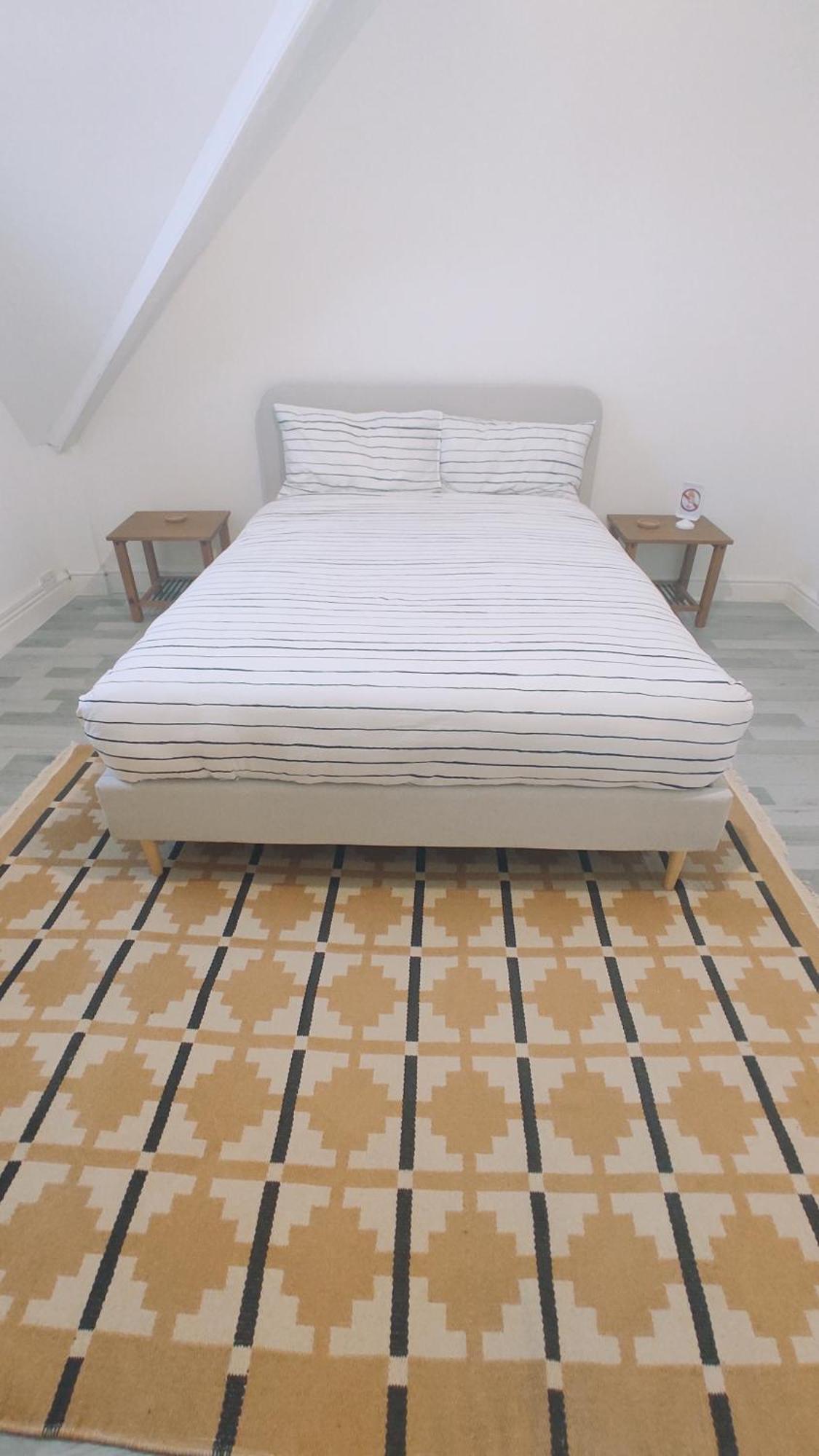 Casa Jimenez - Close To Town With Shared Bathroom Guest house Cardiff