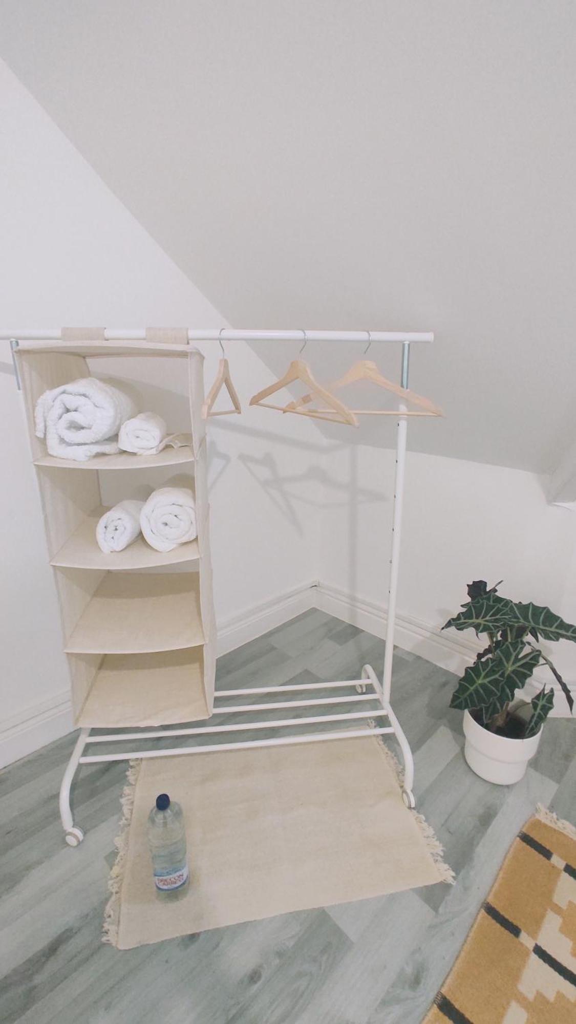 Casa Jimenez - Close To Town With Shared Bathroom *