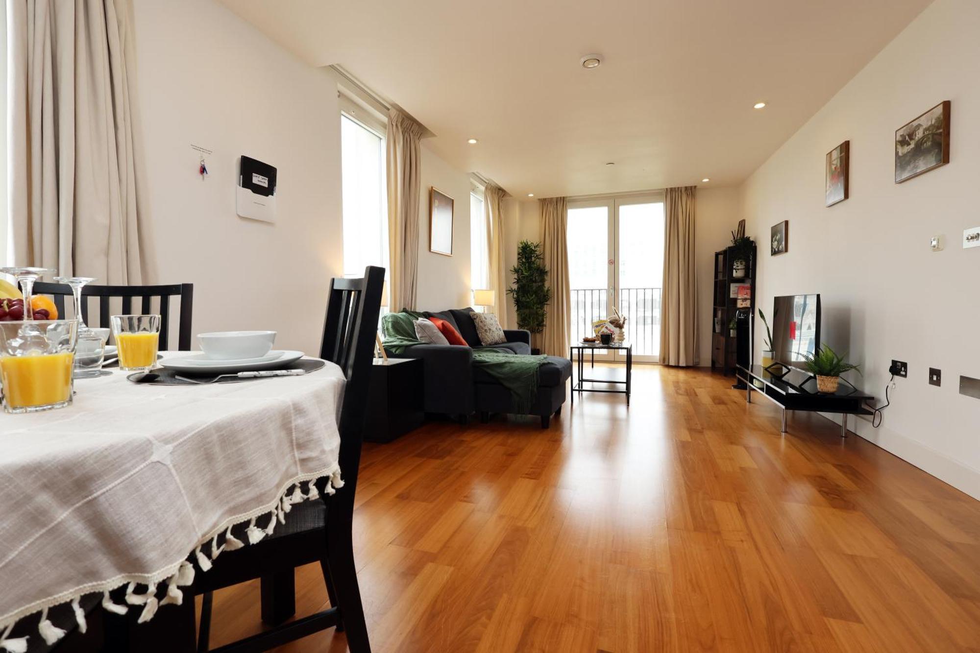 Apartment Super Central-quiet-parking-by Fabaccommodation *