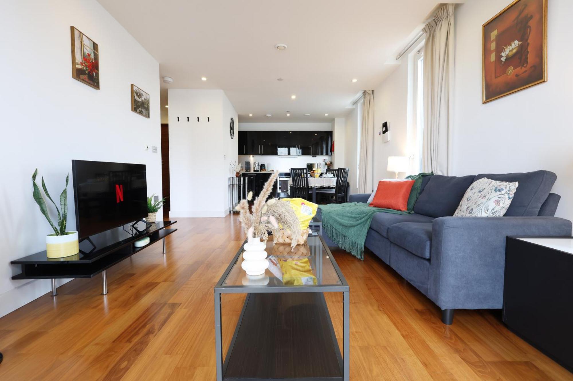Apartment Super Central-quiet-parking-by Fabaccommodation Cardiff