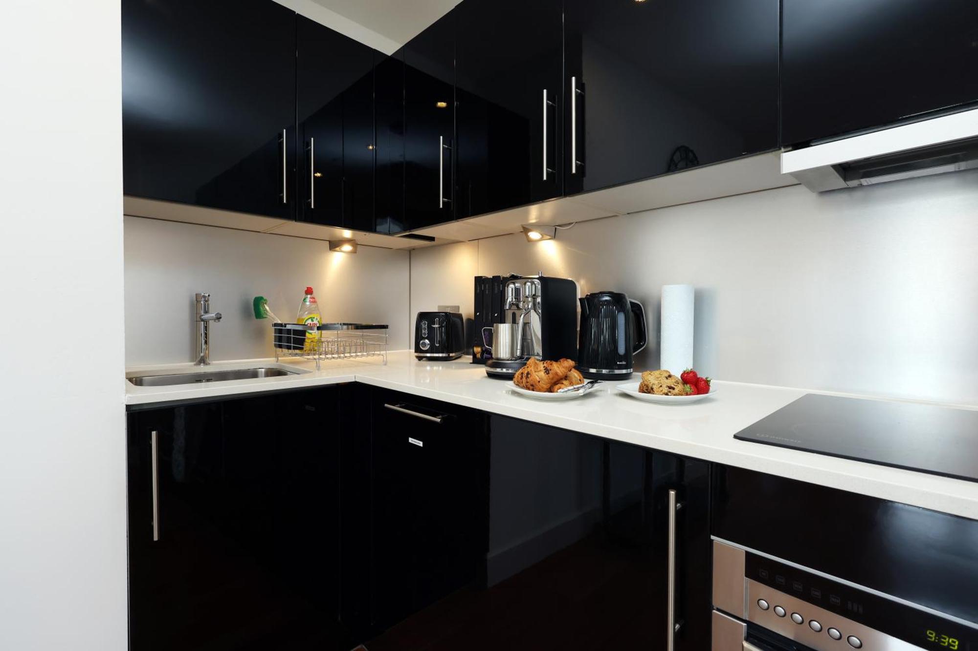 Super Central-quiet-parking-by Fabaccommodation * Cardiff