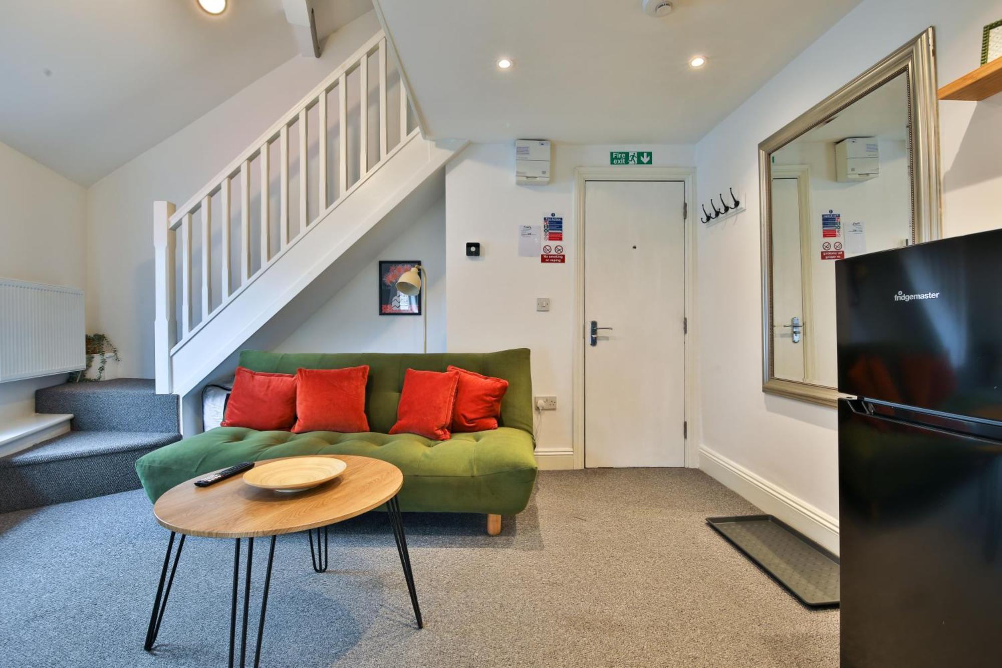 Stayright Cosy Mezzanine Flat In Vibrant Area - Walking Distance To Central Apartment