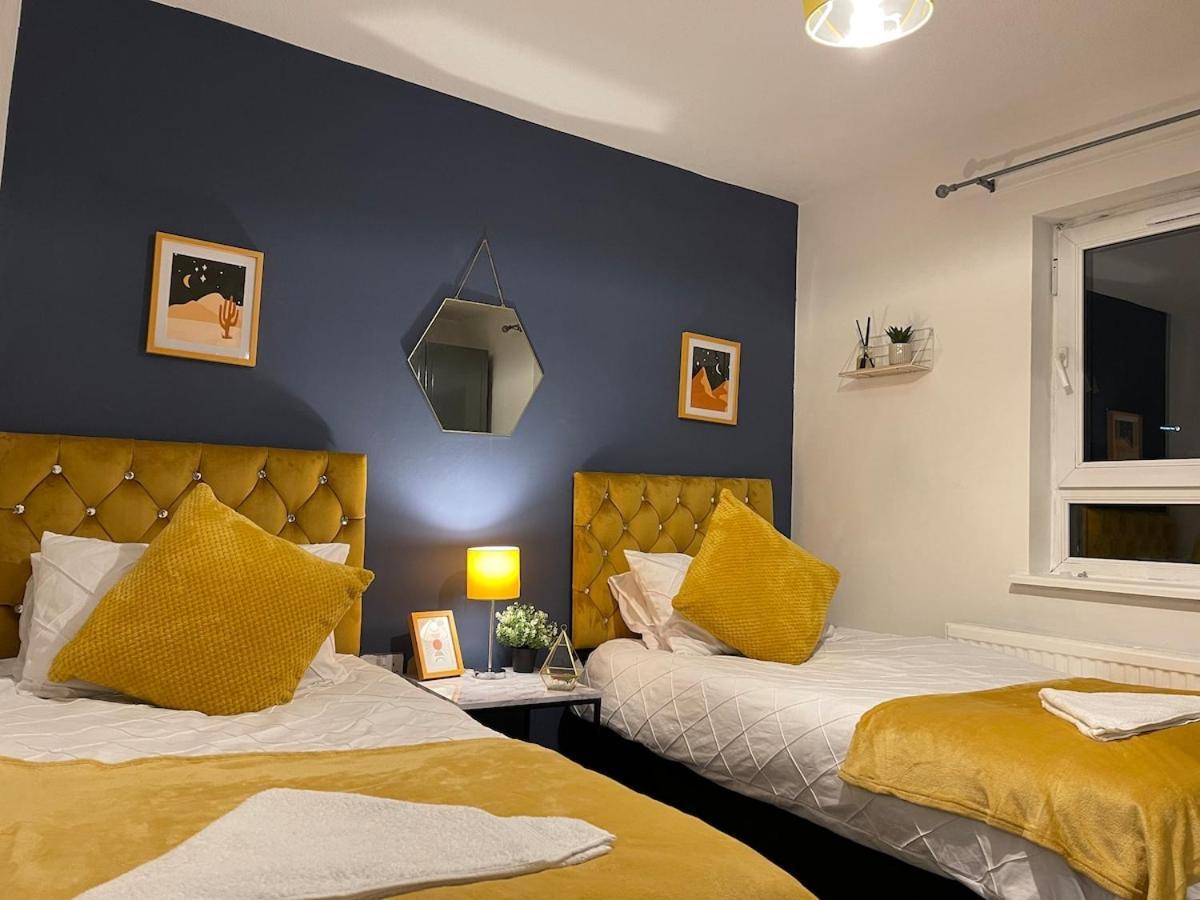 5 Bedroom House - 10 Beds - Centre - Parking Holiday home Cardiff