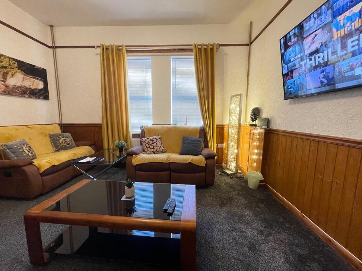 5 Bedroom House - 10 Beds - Centre - Parking * Cardiff