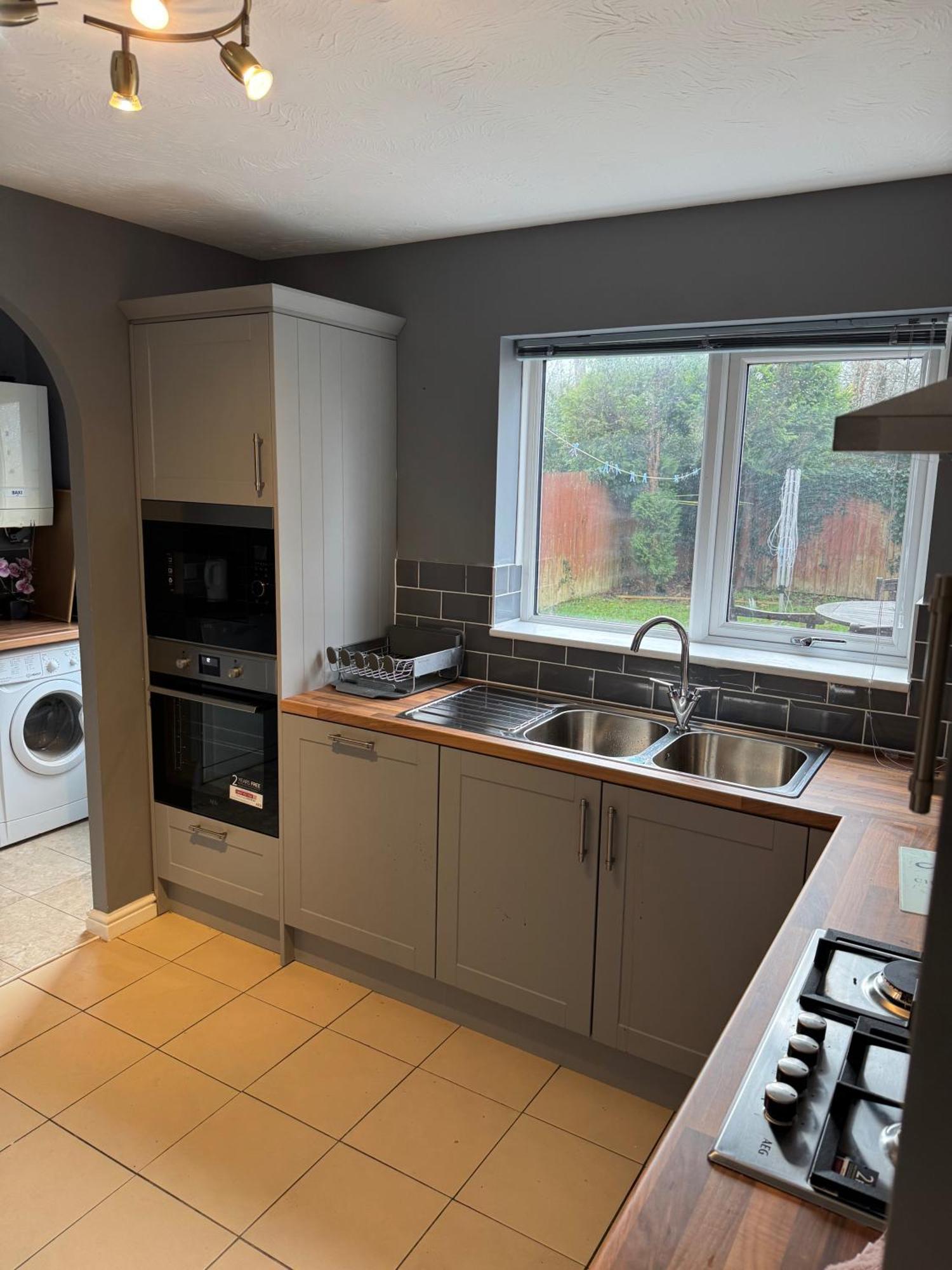 Modern 4 Bedroom Detached House In