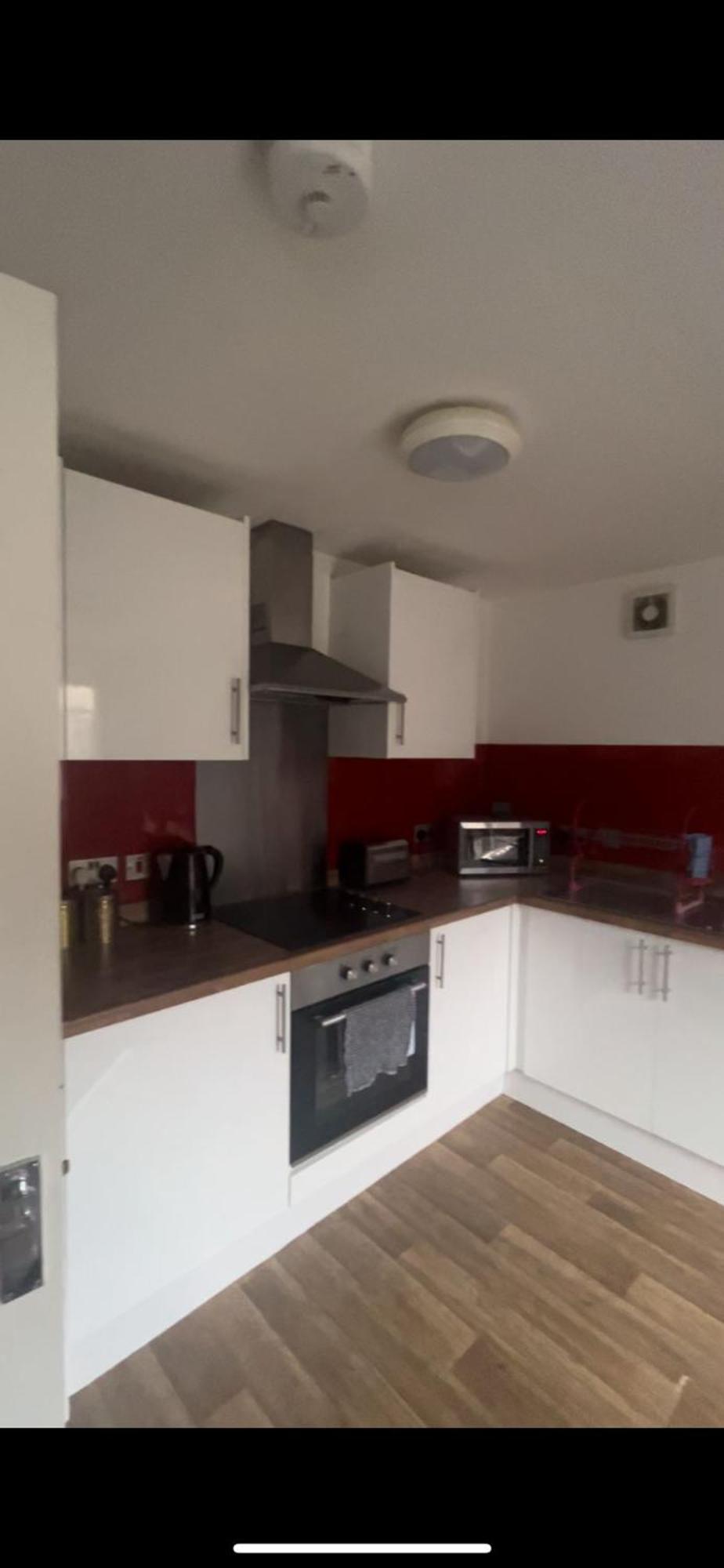 The Elms - Close To Centre * Cardiff