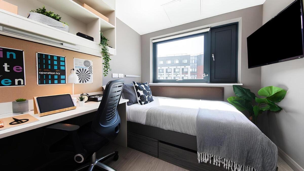 Student-only, Private 2 Bed Ensuite Apartment *