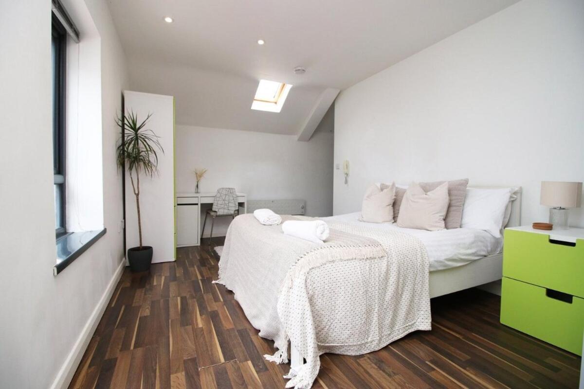 Modern Design Apartment *