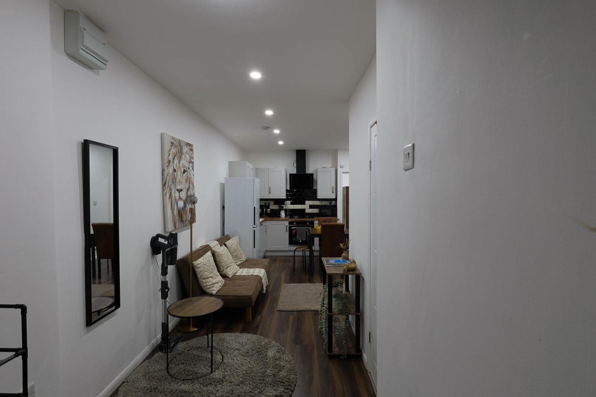 Stylish In Centre - Walk Everywhere Apartment