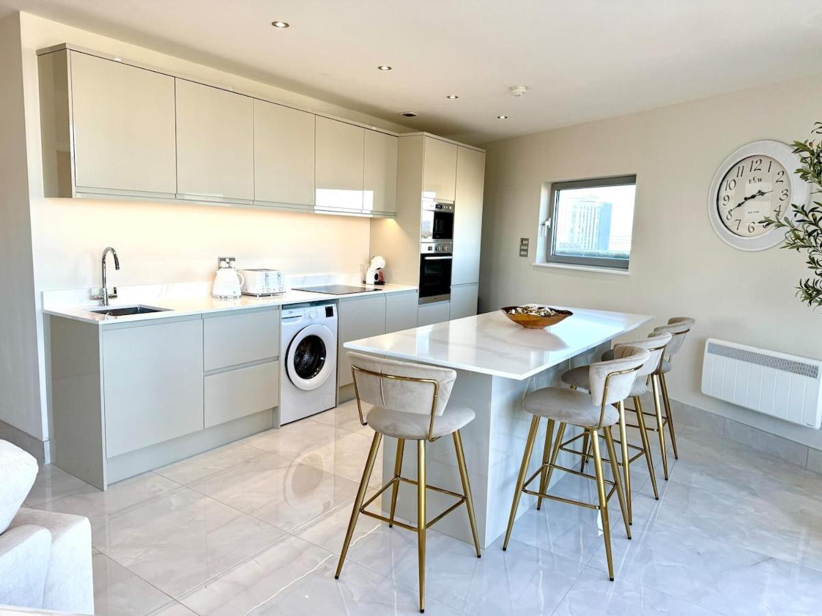 Skyline Penthouse Free Parking Sleeps 8 Apartment Cardiff