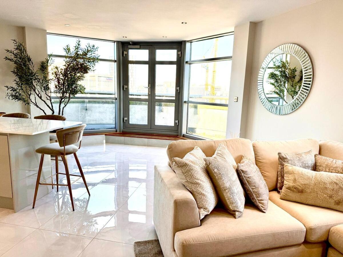 Skyline Penthouse Free Parking Sleeps 8 Cardiff