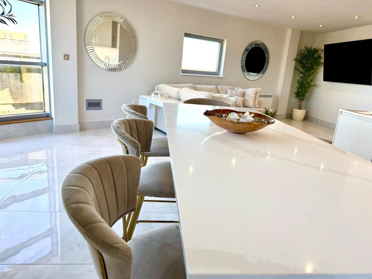 Skyline Penthouse Free Parking Sleeps 8 Apartment Cardiff