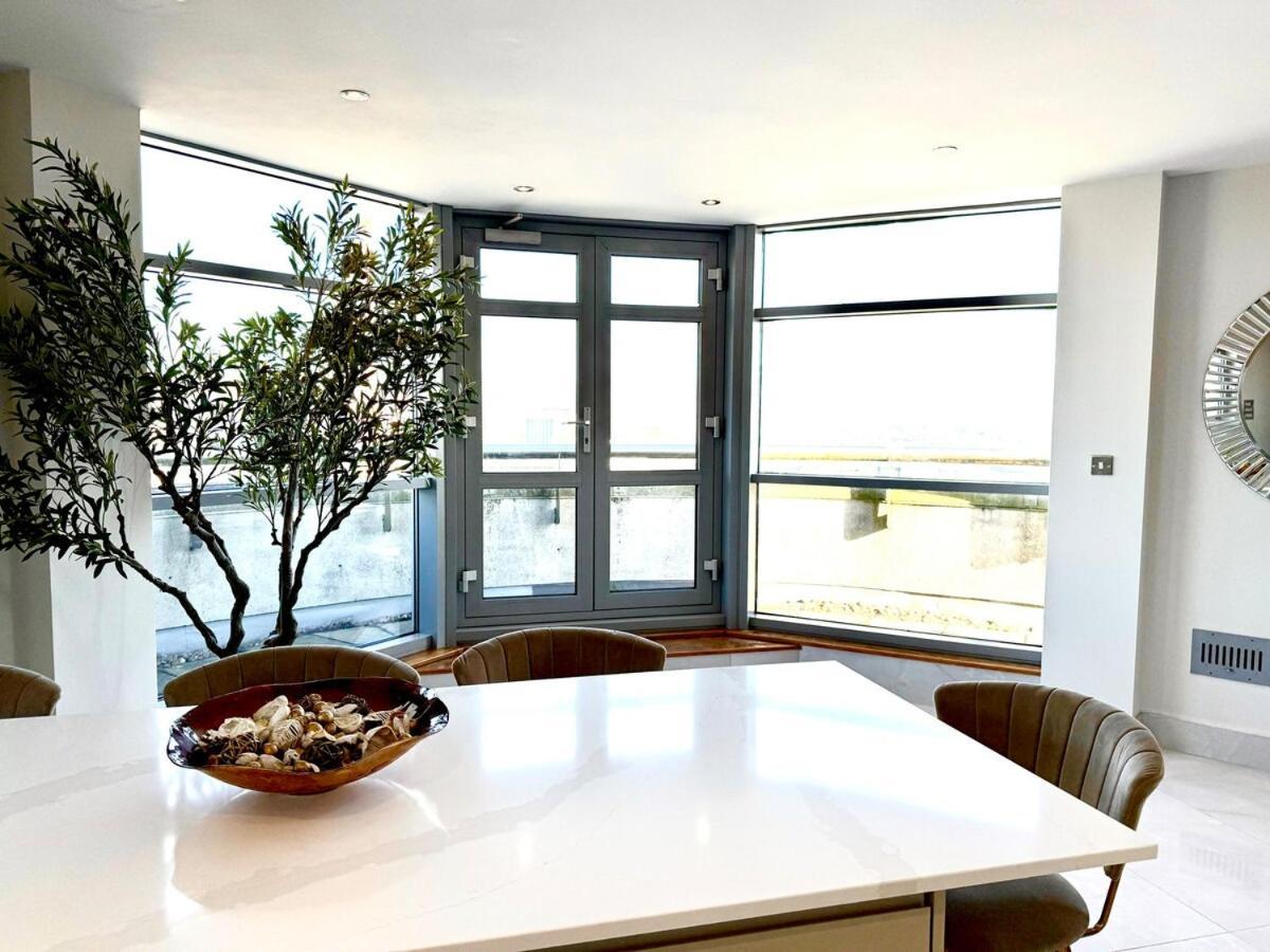 Skyline Penthouse Free Parking Sleeps 8 *