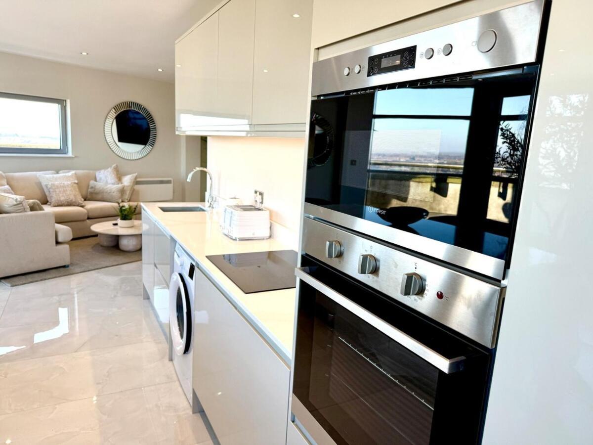 Skyline Penthouse Free Parking Sleeps 8 * Cardiff