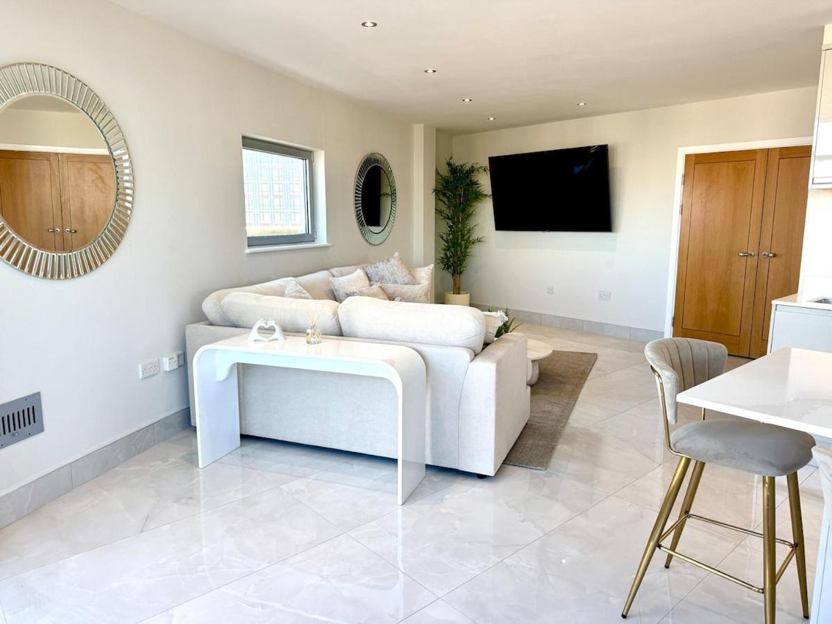 Apartment Skyline Penthouse Free Parking Sleeps 8 Cardiff