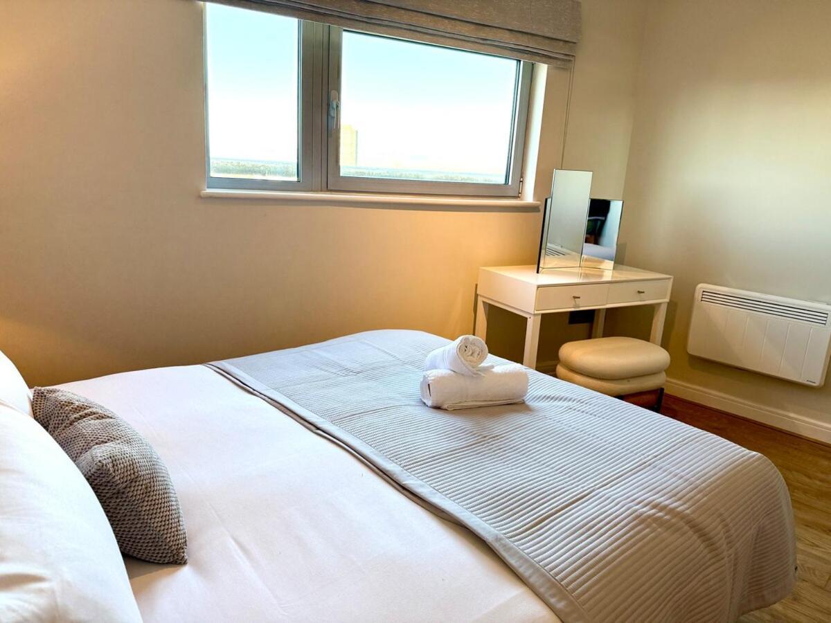 Skyline Penthouse Free Parking Sleeps 8 Cardiff