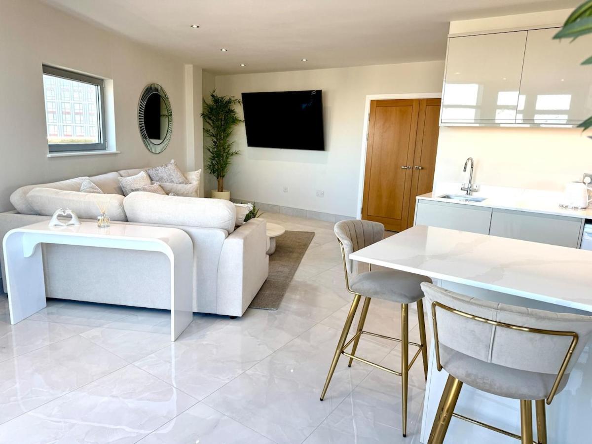 Apartment Skyline Penthouse Free Parking Sleeps 8