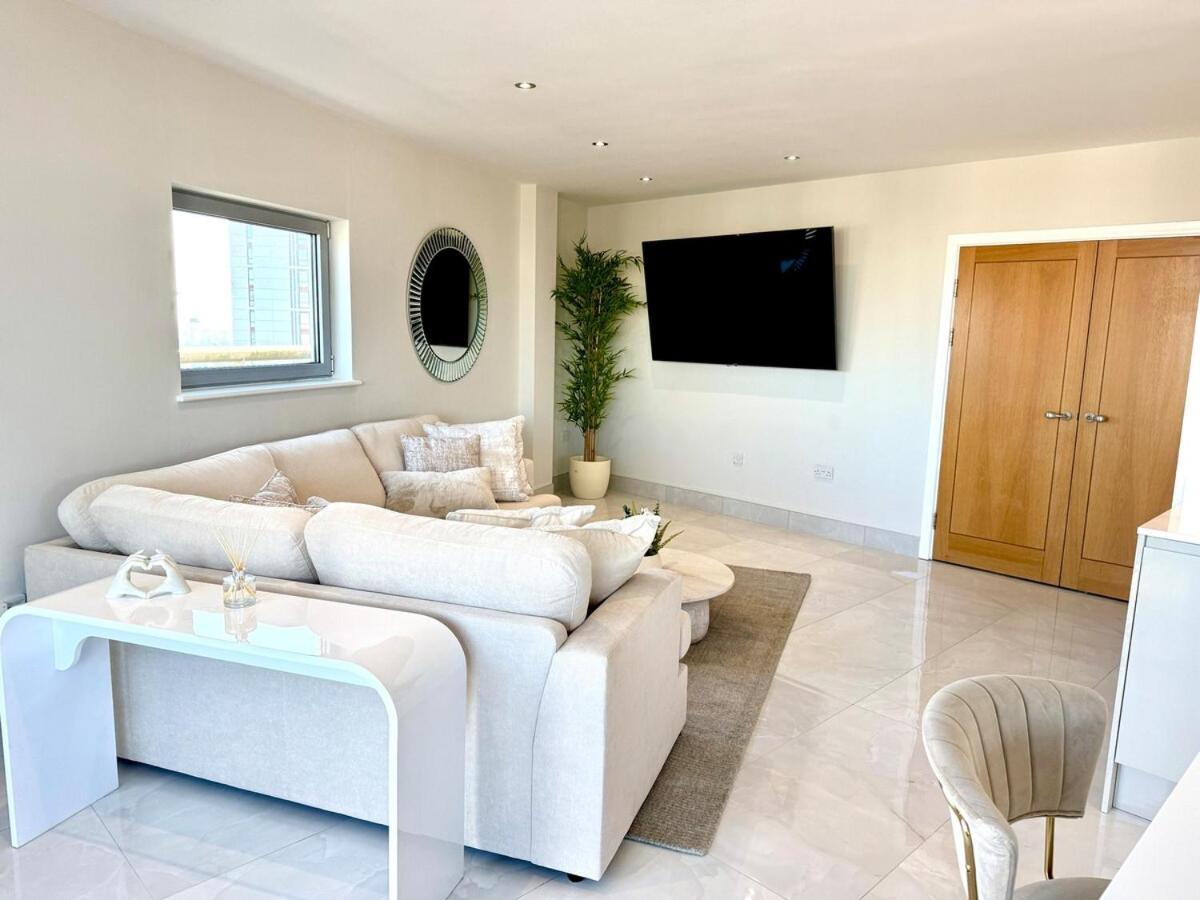 Apartment Skyline Penthouse Free Parking Sleeps 8 *