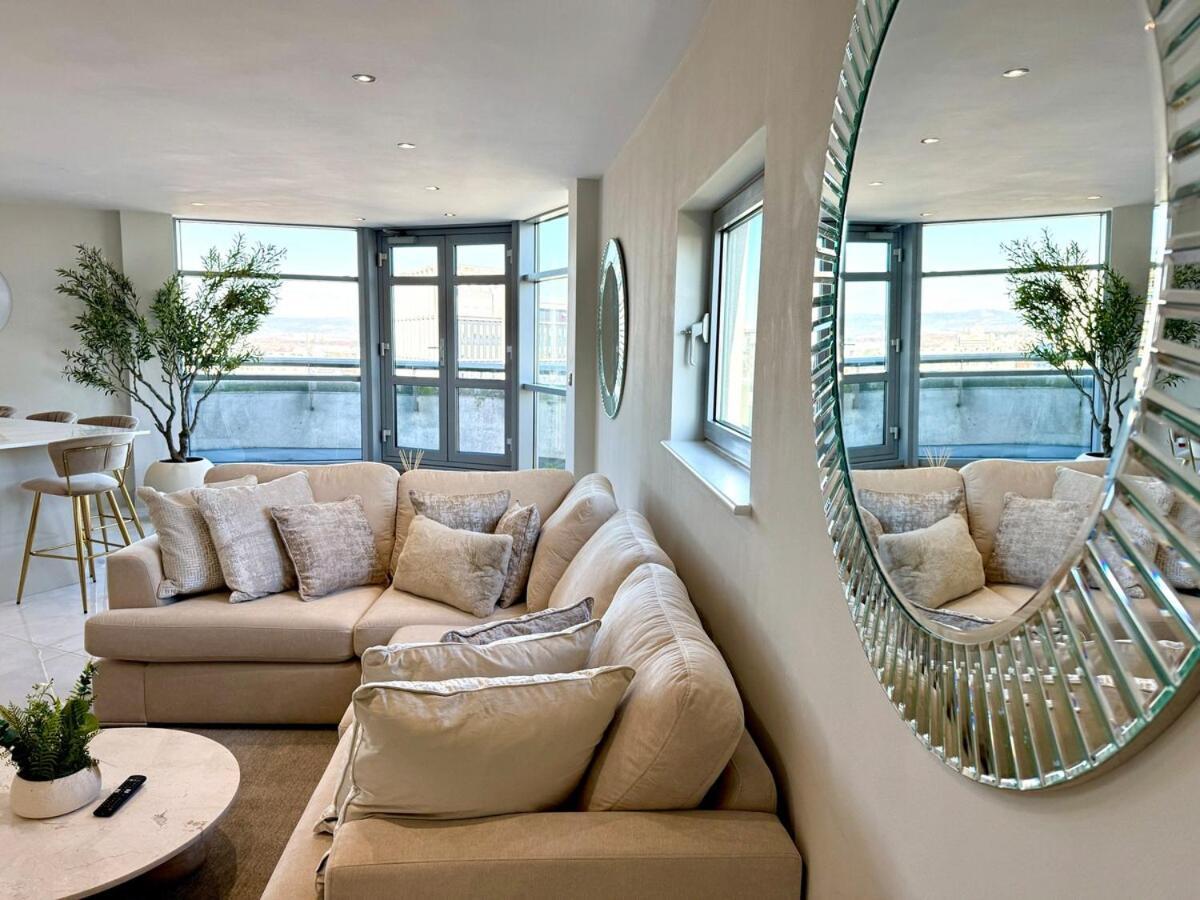 Skyline Penthouse Free Parking Sleeps 8