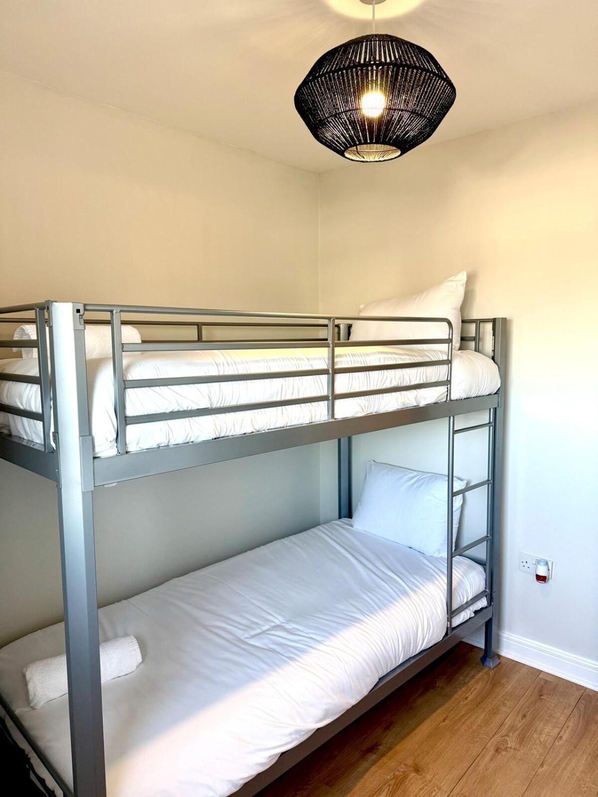 Apartment Skyline Penthouse Free Parking Sleeps 8