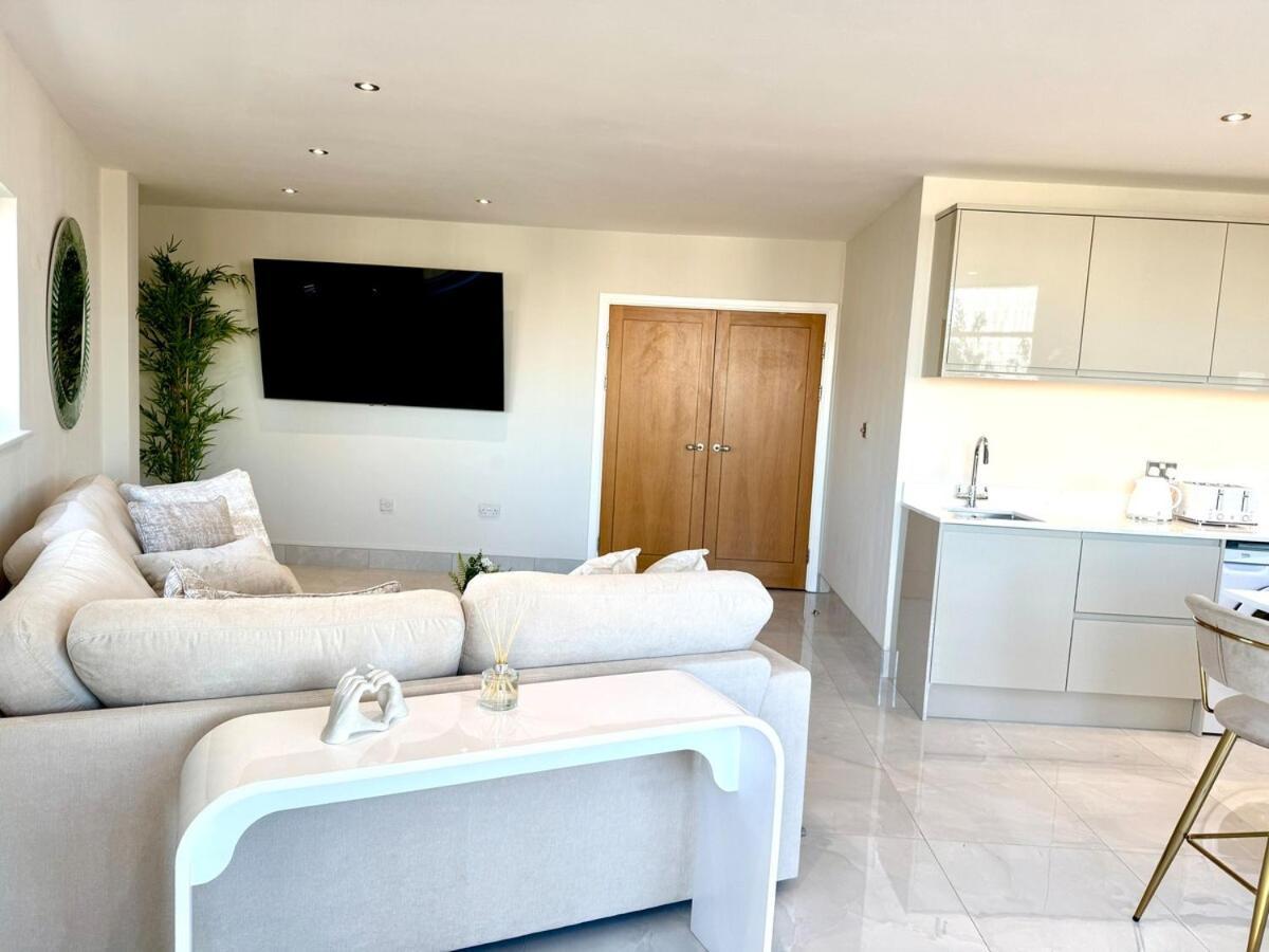 Skyline Penthouse Free Parking Sleeps 8 Apartment Cardiff