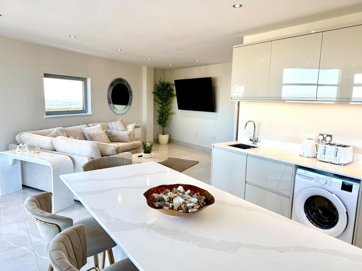 Skyline Penthouse Free Parking Sleeps 8 Cardiff