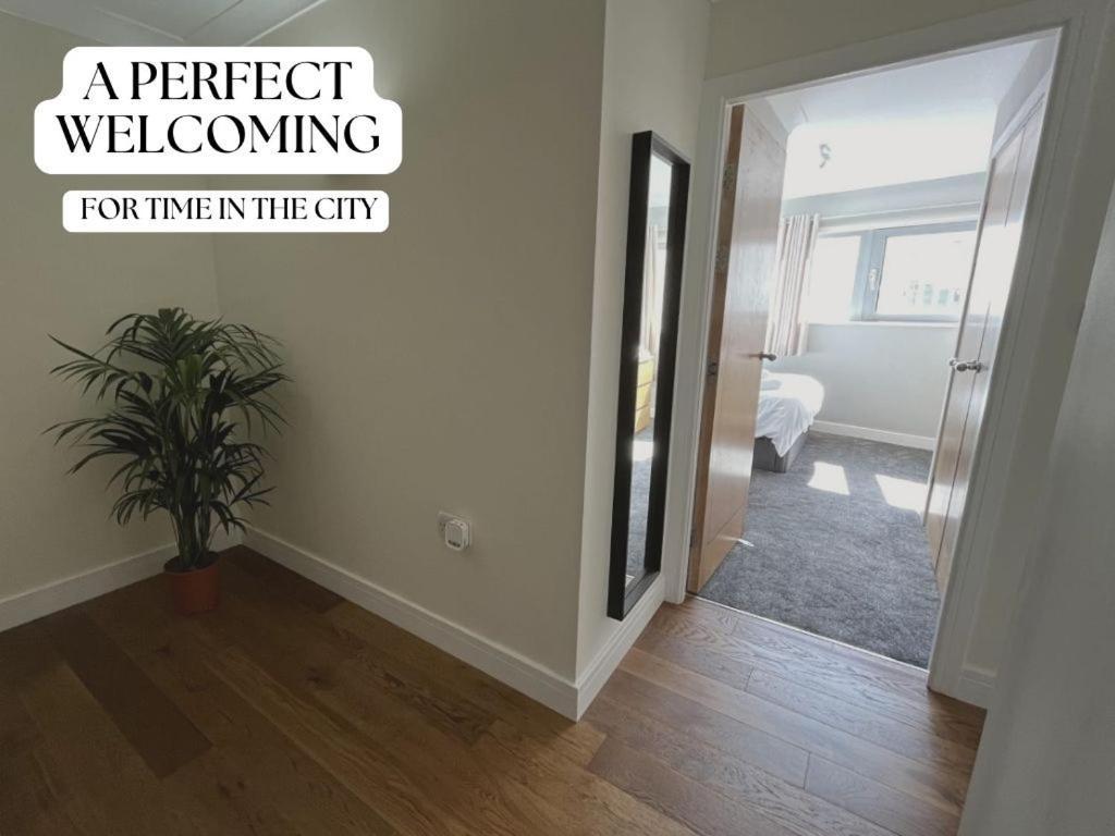 Ultra-luxury Centre 2 Bed Apartment, With Free Parking * Cardiff