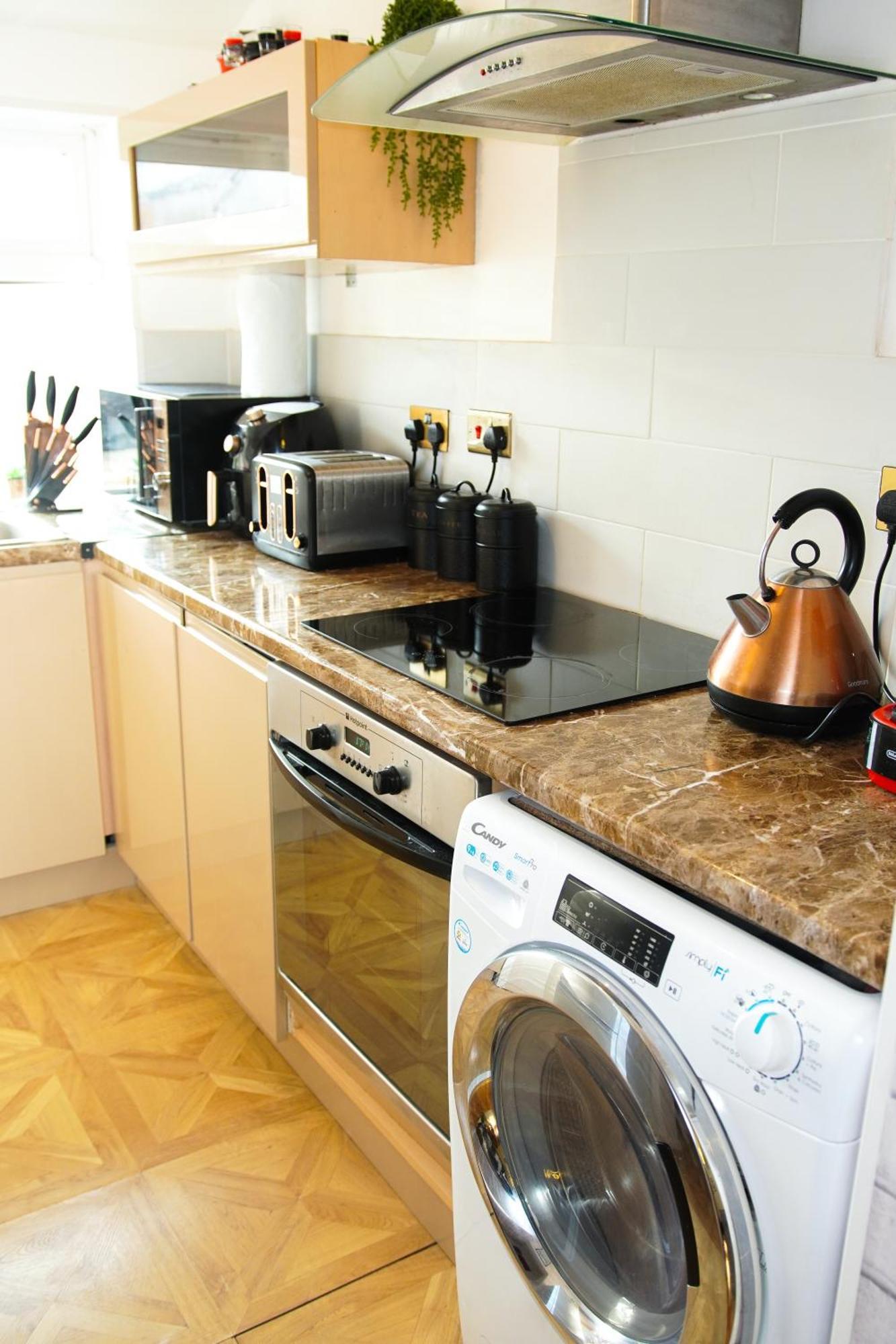 5 Bedroom House Near City. *