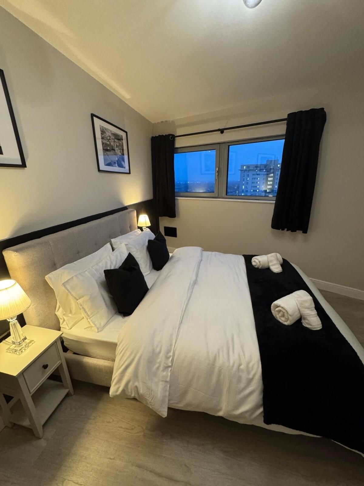 267 Stylish 2 Bed Centre Free Parking