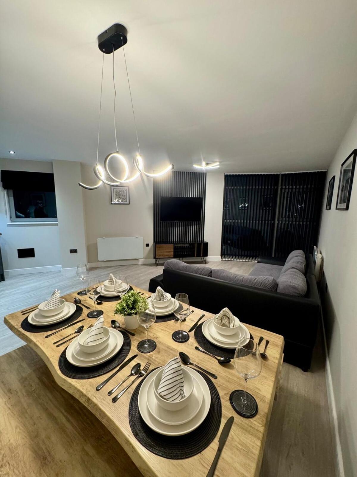 267 Stylish 2 Bed Centre Free Parking Cardiff